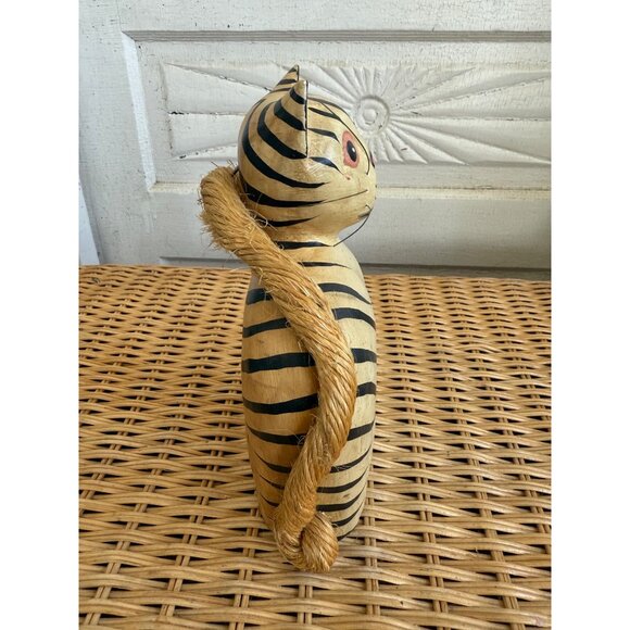 Vintage 90's Folk Art Wood Cat Yellow Black Stripes Jute Rope Tail - Picture 4 of 10